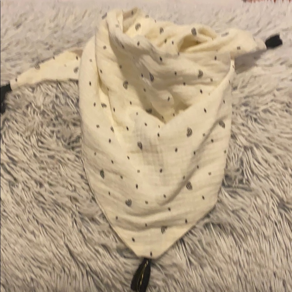 Zara toddler scarf. Unisex one size